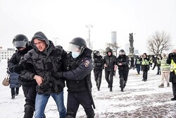 بیش از ۴۳۰۰ نفر معترض ضد جنگ در روسیه بازداشت شدند