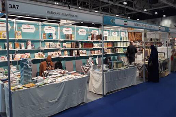 بیش از ۲۰۰ عنوان کتاب ایران در نمایشگاه مسقط معرفی شد