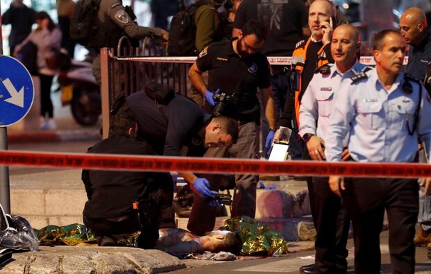 عملية طعن بطولية في القدس المحتلة تؤدي لاصابة جنديين بجراح بالرأس
