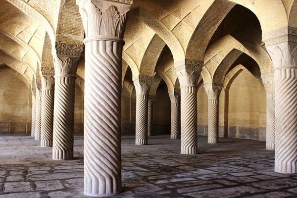 İran ve İslam mimarisinin şaheseri; Vekil Camii