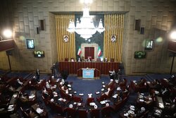 İran Uzmanlar Meclisi'nin oturumundan kareler