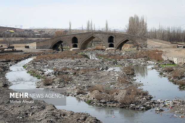 وضعیت نامناسب زنجانرود و پل های تاریخی در مسیر رود
