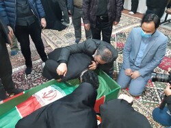 متحدث الحكومة الايرانية يحضر مراسم وداع شهداء جريمة الكيان الصهيوني بدمشق