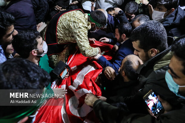 Funeral for two holy shrine defenders martyred in Syria
