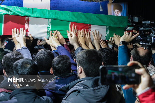 Funeral for two holy shrine defenders martyred in Syria
