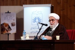 تلاش‌ها و مجاهدت عالمان دین پشتوانه انقلاب اسلامی است
