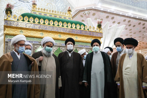 Members of Assembly of Experts attend Imam Khomeini Mausoleum
