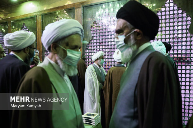 Members of Assembly of Experts attend Imam Khomeini Mausoleum
