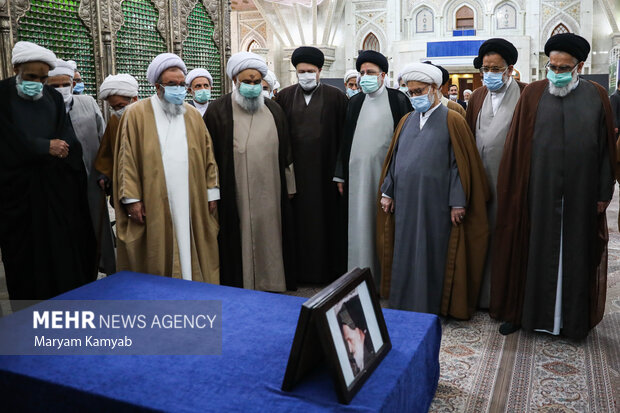 Members of Assembly of Experts attend Imam Khomeini Mausoleum
