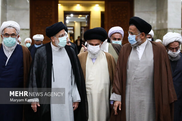 Members of Assembly of Experts attend Imam Khomeini Mausoleum
