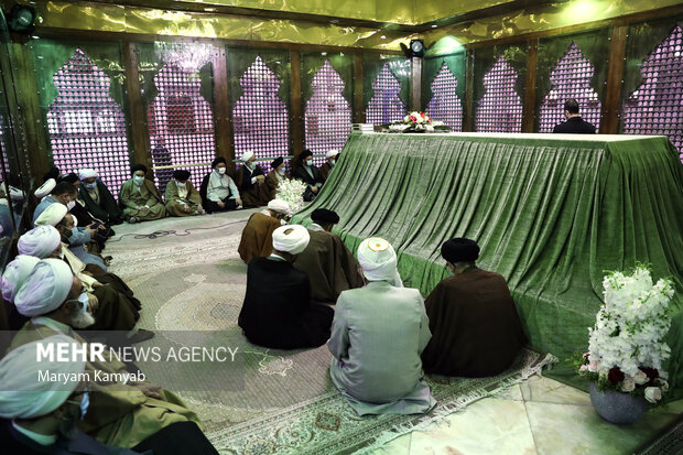 Members of Assembly of Experts attend Imam Khomeini Mausoleum
