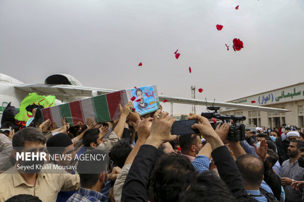 استقبال از پیکر مطهر شهید مدافع حرم؛ احسان کربلایی پور