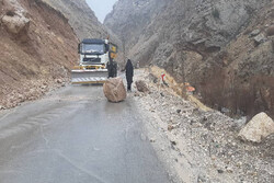 احتمال سقوط سنگ در گردنه های کوهستانی استان زنجان وجود دارد