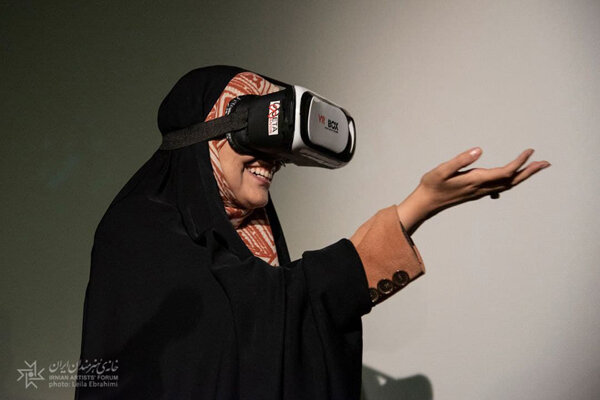 تماشای تئاتر به شیوه واقعیت مجازی به حقیقت پیوست