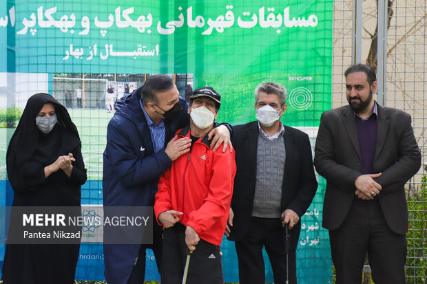 از نفرات برگزیده مسابقات قهرمانی بهکاپ و بهکاپر استان تهران تقدیر شد