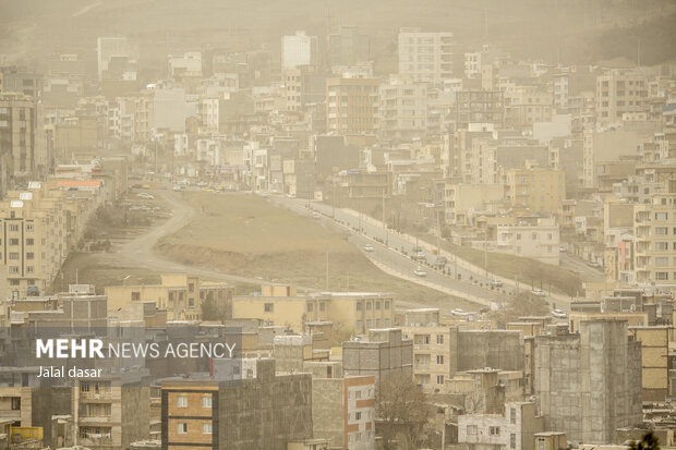 گرد و غبار دید افقی در گچساران را به ۴ کیلومتر کاهش داد