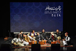 هنرمندان افغانستانی ساکن ایران در حوزه هنری کنسرت می‌دهند
