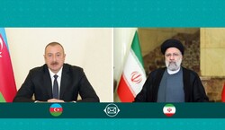 الرئيس الايراني يتطلع الى توسيع العلاقات بين طهران وباكو