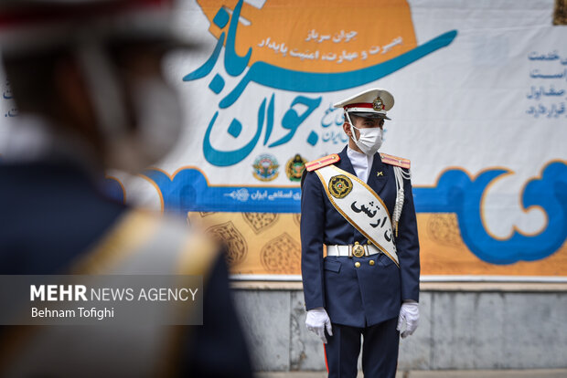 اختتامیه چهاردهمین جشنواره جوان سرباز در مرکز شهید خضرایی ارتش برگزار شد.