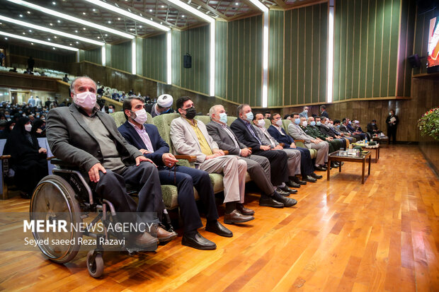  مراسم تجلیل از خادمین ایثارگران وزارتخانه‌ها و دستگاه‌های اجرایی صبح امروز در سالن حج و زیارت برگزار شد
