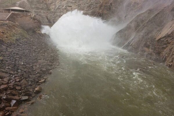 ۱۰میلیون متر مکعب آب سد مهاباد به دریاچه ارومیه رهاسازی شد