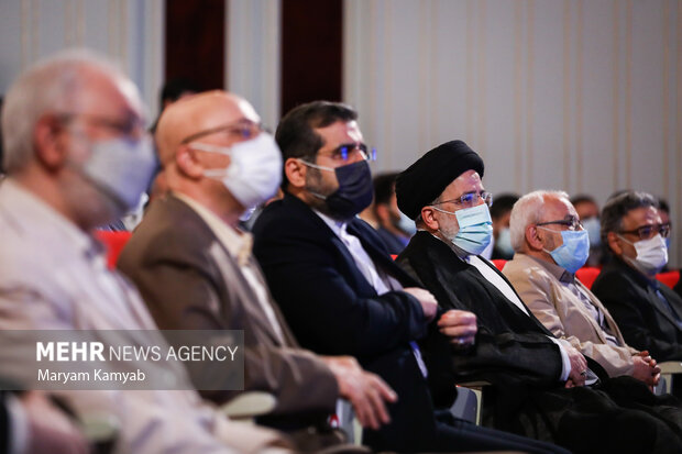 حجت الاسلام سید ابراهیم رئیسی رئیس جمهور در مراسم اختتامیه جایزه کتاب سال جمهوری اسلامی حضور دارد