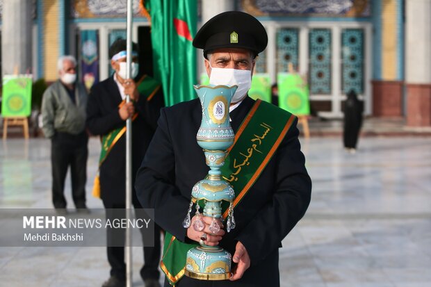 آیین تعویض پرچم مسجد مقدس جمکران در آستانه نیمه شعبان