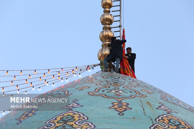 آیین تعویض پرچم مسجد مقدس جمکران در آستانه نیمه شعبان