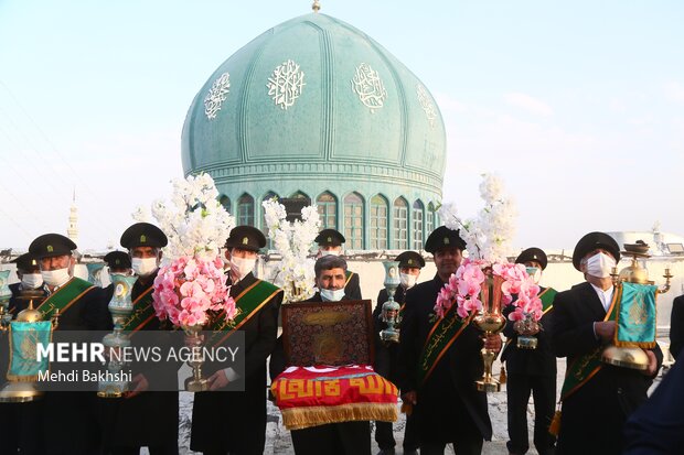 آیین تعویض پرچم مسجد مقدس جمکران در آستانه نیمه شعبان