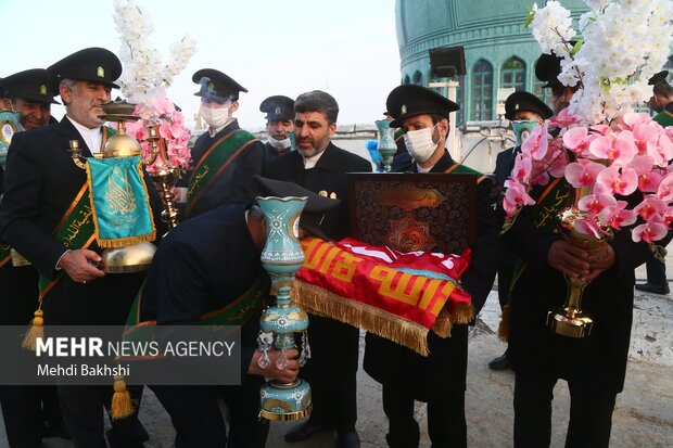 آیین تعویض پرچم مسجد مقدس جمکران در آستانه نیمه شعبان