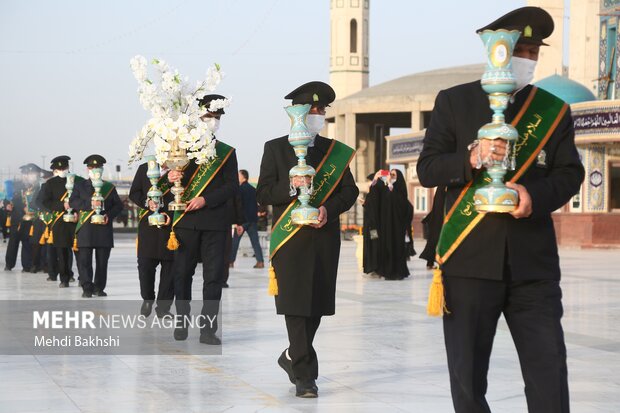 آیین تعویض پرچم مسجد مقدس جمکران در آستانه نیمه شعبان