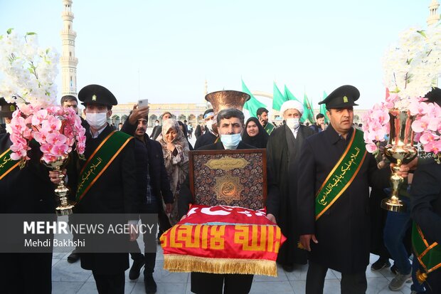 آیین تعویض پرچم مسجد مقدس جمکران در آستانه نیمه شعبان