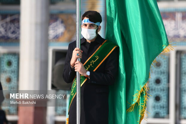 آیین تعویض پرچم مسجد مقدس جمکران در آستانه نیمه شعبان