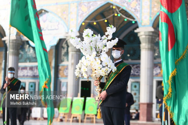 آیین تعویض پرچم مسجد مقدس جمکران در آستانه نیمه شعبان