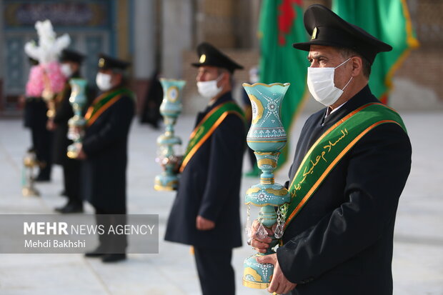 آیین تعویض پرچم مسجد مقدس جمکران در آستانه نیمه شعبان