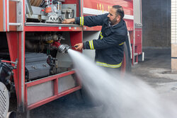 توزیع ماشین‌ و تجهیزات آتش‌نشانی همزمان با روز آتش‌نشان