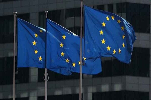 اتحادیه اروپا توقیف ۲ نفتکش متخلف یونانی را «غیرقابل قبول» خواند!