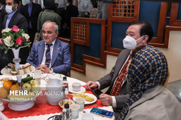 جشن نوروزی دیپلماتیک ۱۴۰۱ با حضور سفرای خارجی مقیم تهران در باشگاه دیپلماتیک برگزار شد.