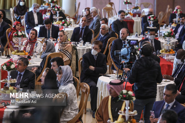 جشن نوروزی دیپلماتیک ۱۴۰۱ با حضور سفرای خارجی مقیم تهران در باشگاه دیپلماتیک برگزار شد.