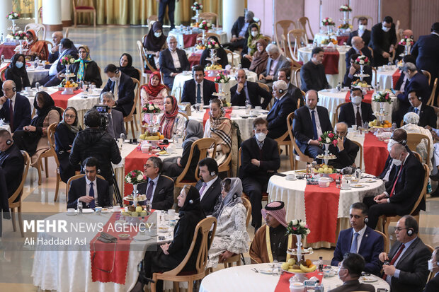 جشن نوروزی دیپلماتیک ۱۴۰۱ با حضور سفرای خارجی مقیم تهران در باشگاه دیپلماتیک برگزار شد.