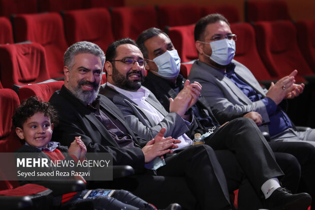 جشن پایان سال ۱۴۰۰خانواده بزرگ گروه رسانه ای مهر شامگاه امروز در تالار اندیشه حوزه هنری برگزار شد