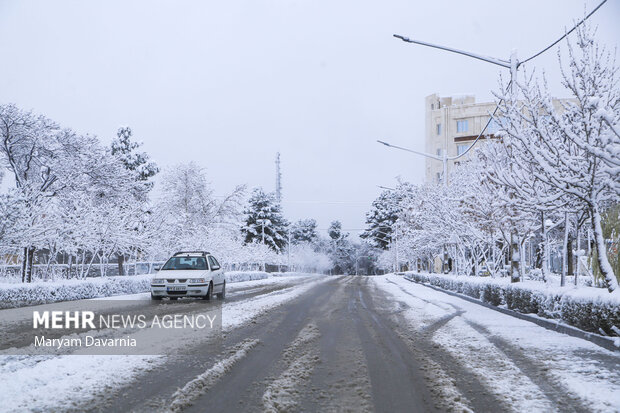 بارش برف سنگین در آستانه عید نوروز در بجنورد