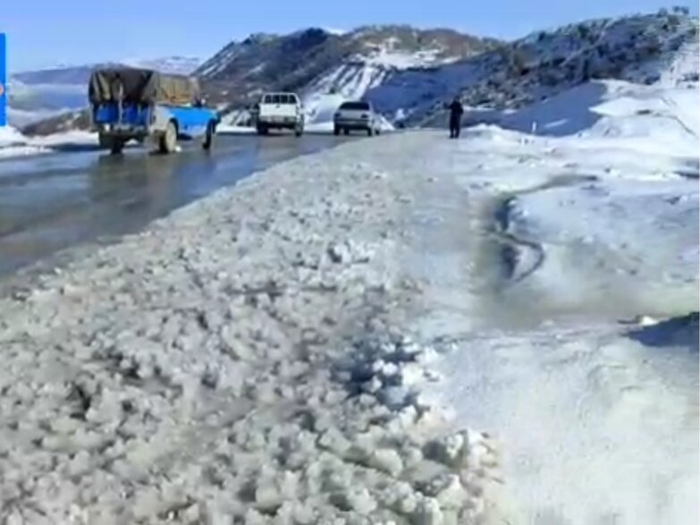 یخبندان و برف مسیر ارتباطی «جوخانه» در شهرستان چرام را مسدود کرد