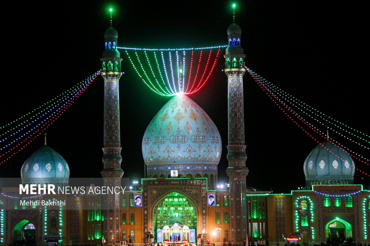 مسجد مقدس جمکران چگونه برای نیمه شعبان چراغانی می شود؟