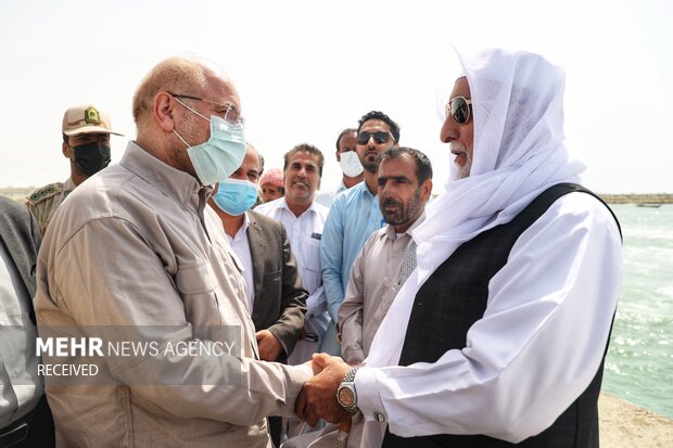 Ghalibaf pays visit to Port of Jask in southern Iran 