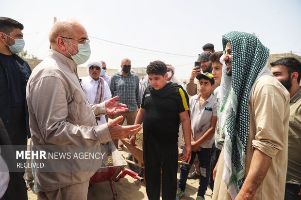 Ghalibaf pays visit to Port of Jask in southern Iran 