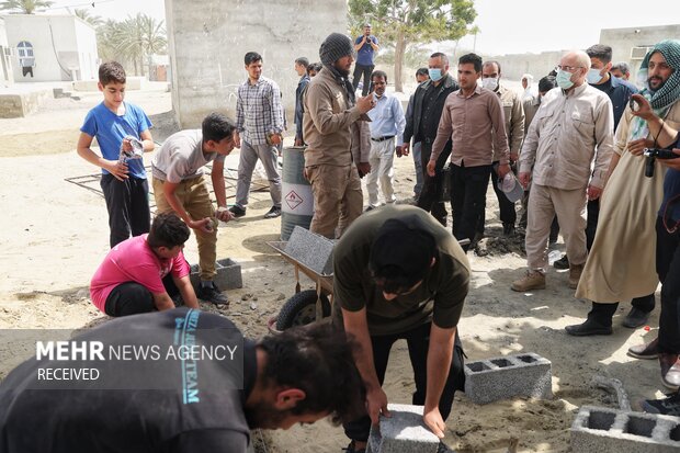 Ghalibaf pays visit to Port of Jask in southern Iran 