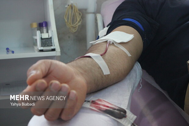اهدای خون در مرکز انتقال خون کرمانشاه