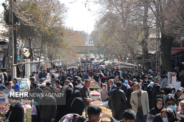 هیاهوی بازار کرمانشاه در ساعات پایانی سال