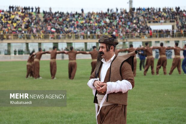جشن ۲۰ هزار نفری مردم کردستان در آستانه سال نو